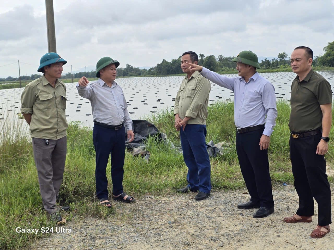 XÃ ĐÔNG KINH: PHÁT HUY TINH THẦN “KHẨN TRƯƠNG, QUYẾT LIỆT, AN TOÀN, HIỆU QUẢ” TRONG PHÒNG CHỐNG BÃO SỐ 5