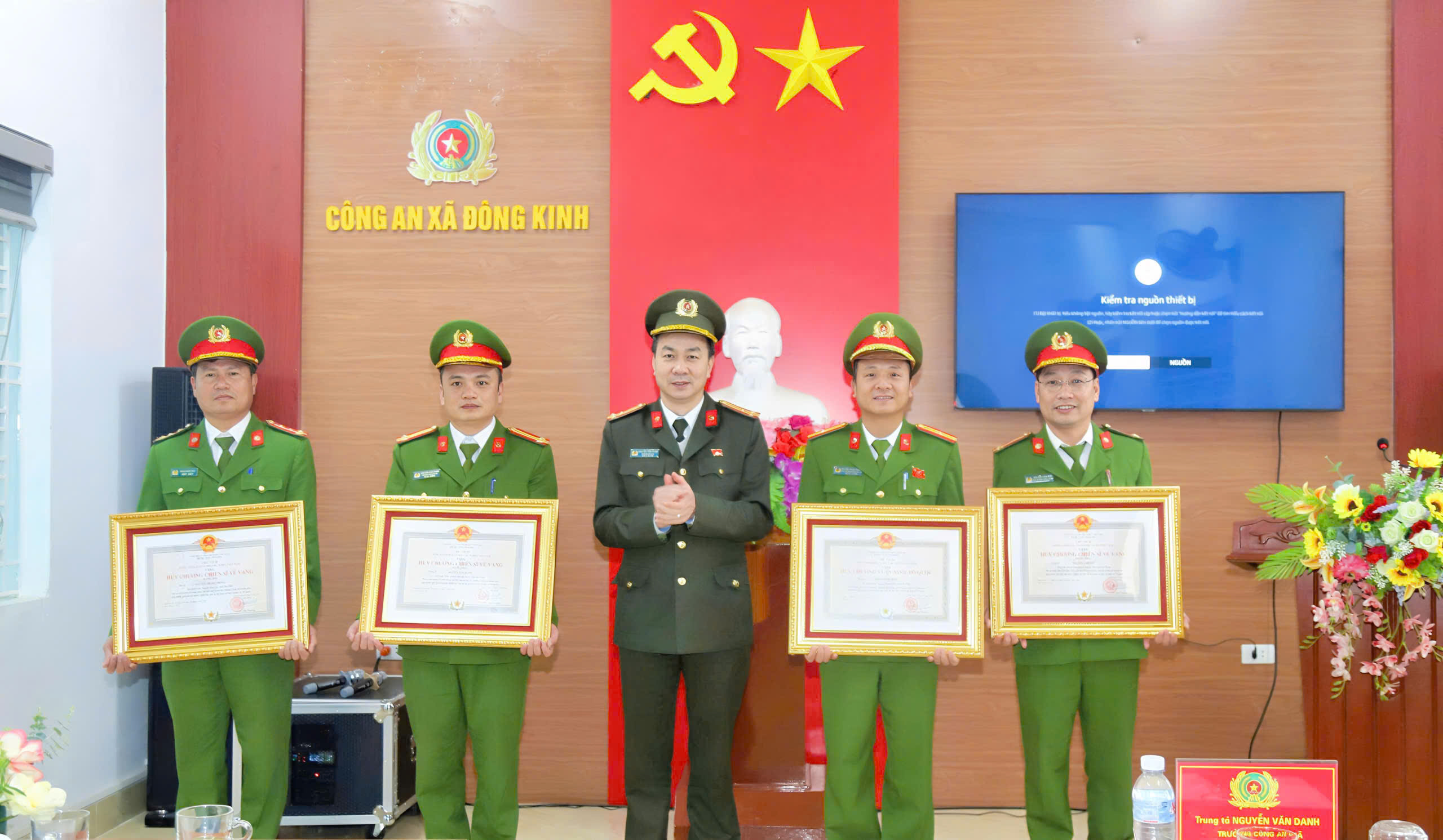 CÔNG AN XÃ ĐÔNG KINH TRIỂN KHAI NHIỆM VỤ NĂM 2026