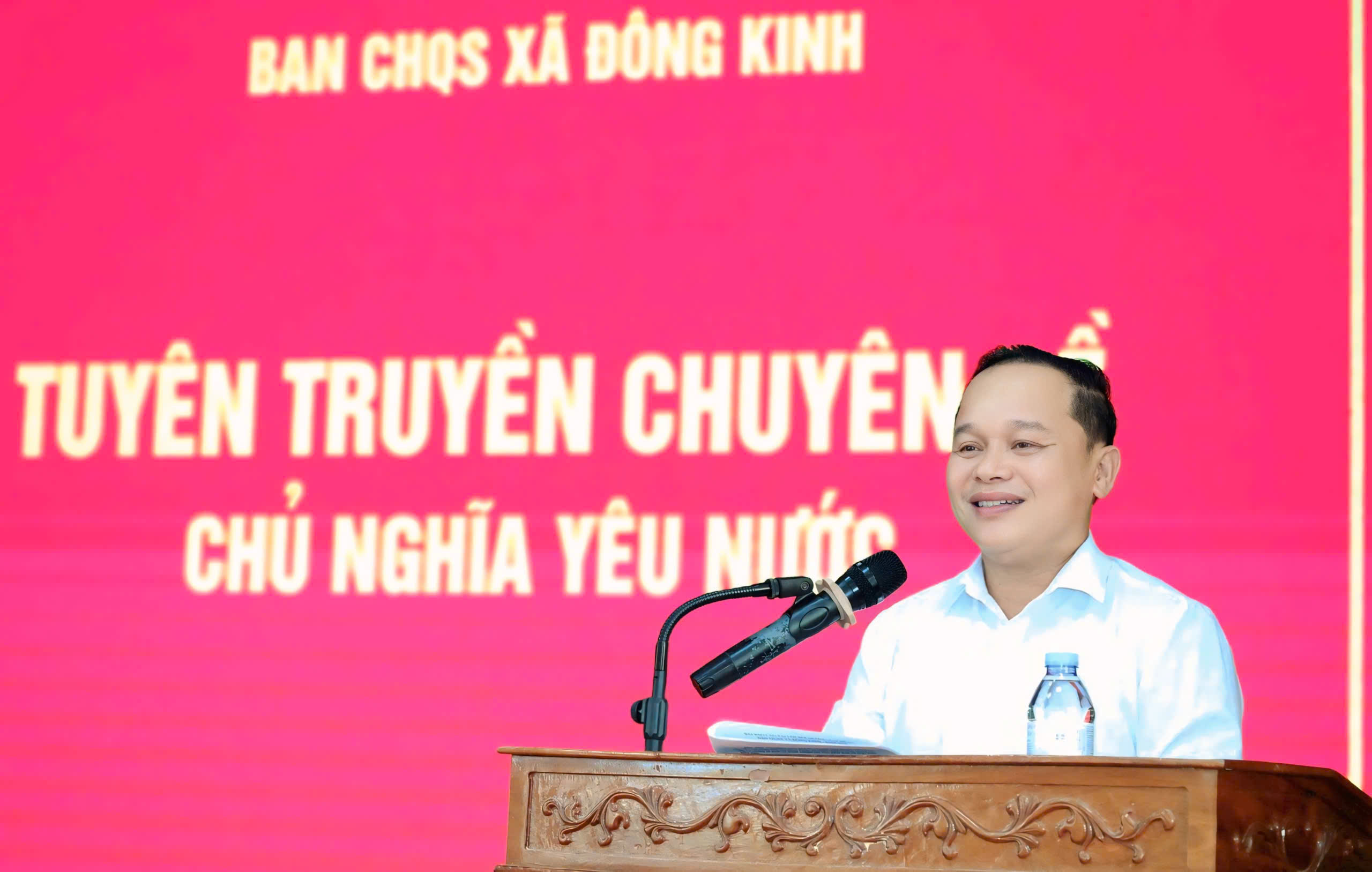 Đồng chí Bí thư Đảng ủy Lê Văn Sơn truyền đạt chuyên đề “Chủ nghĩa yêu nước” cho dân quân cơ động