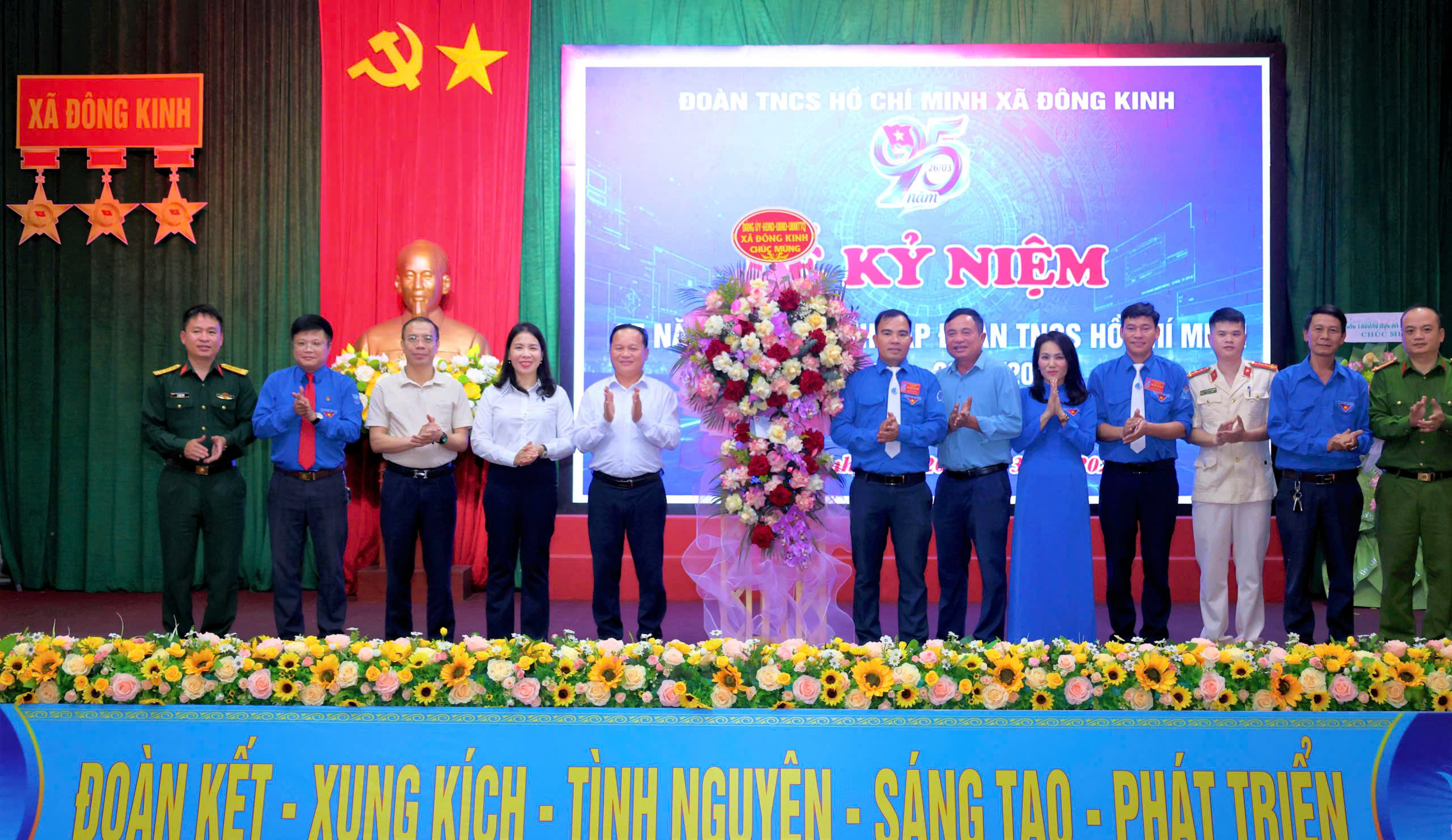 Đoàn xã Đông Kinh kỷ niệm 95 năm Ngày thành lập Đoàn TNCS Hồ Chí Minh