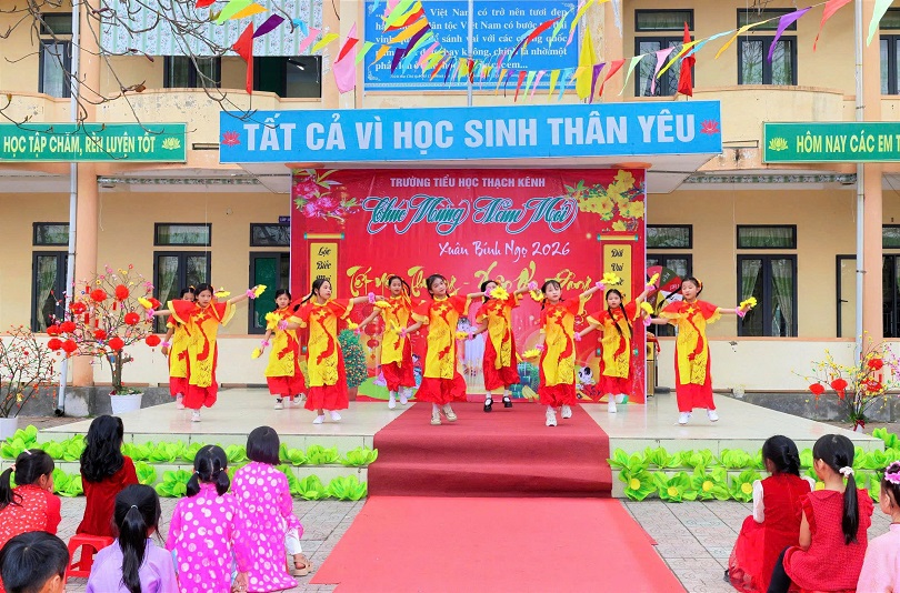 Rạng rỡ sắc Xuân tại trường Tiểu học Thạch Kênh