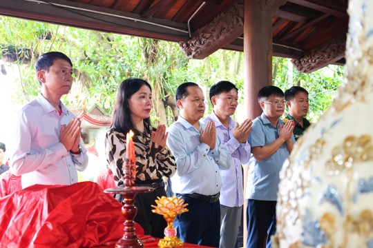 Trang nghiêm lễ giỗ Bà Thánh Mẫu tại Di tích lịch sử - văn hóa quốc gia Đền Cả