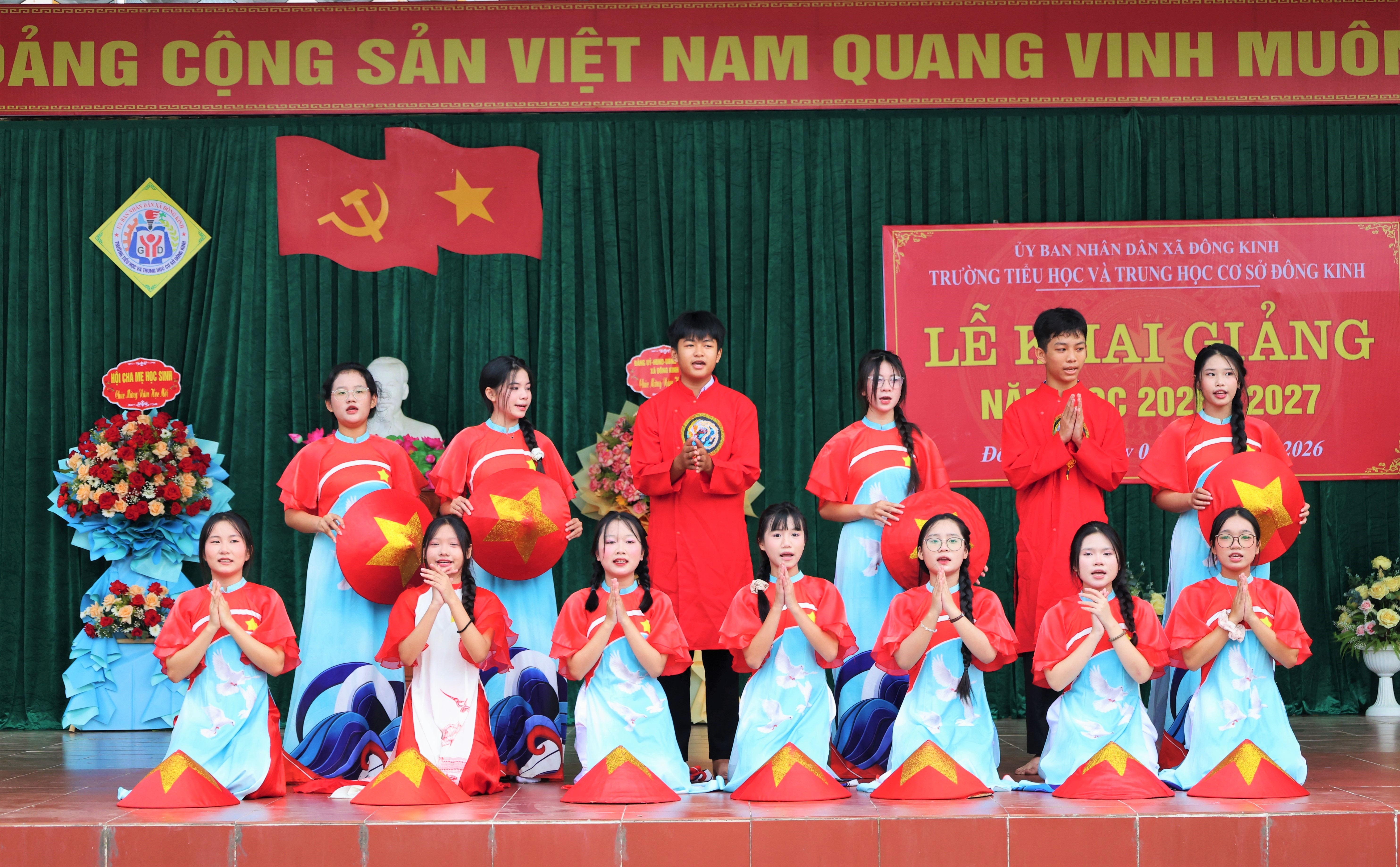 Học sinh Trường Tiểu học và THCS Đông Kinh rạng ngời trong ngày khai giảng - “Năm học mới, kỳ vọng mới”