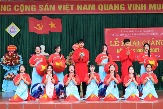 Học sinh Trường Tiểu học và THCS Đông Kinh rạng ngời trong ngày khai giảng - “Năm học mới, kỳ vọng mới” 