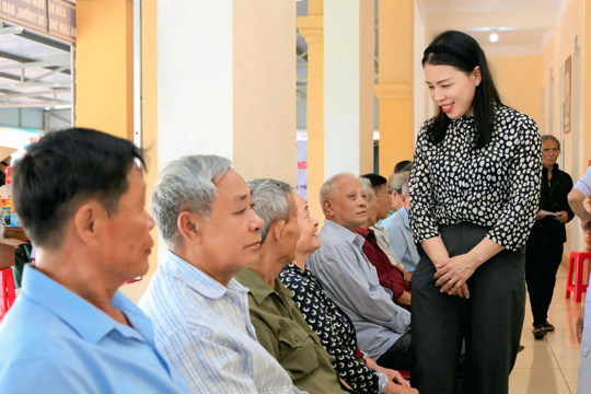 Người có công ấm lòng trong ngày khám sức khoẻ định kỳ