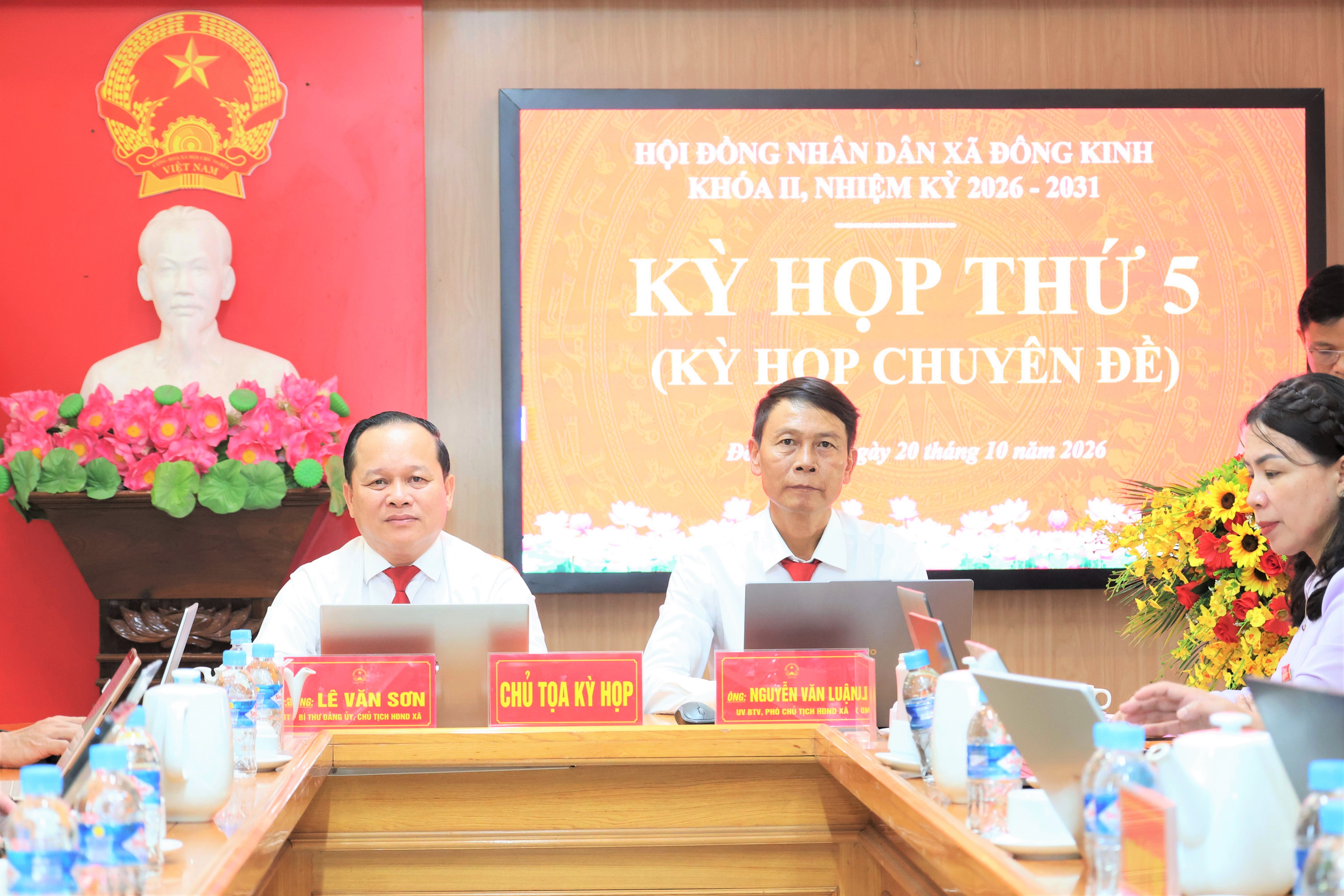 Kỳ họp thứ 5 HĐND xã Đông Kinh thông qua 03 Nghị quyết quan trọng