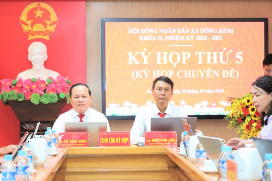 Kỳ họp thứ 5 HĐND xã Đông Kinh thông qua 03 Nghị quyết quan trọng 