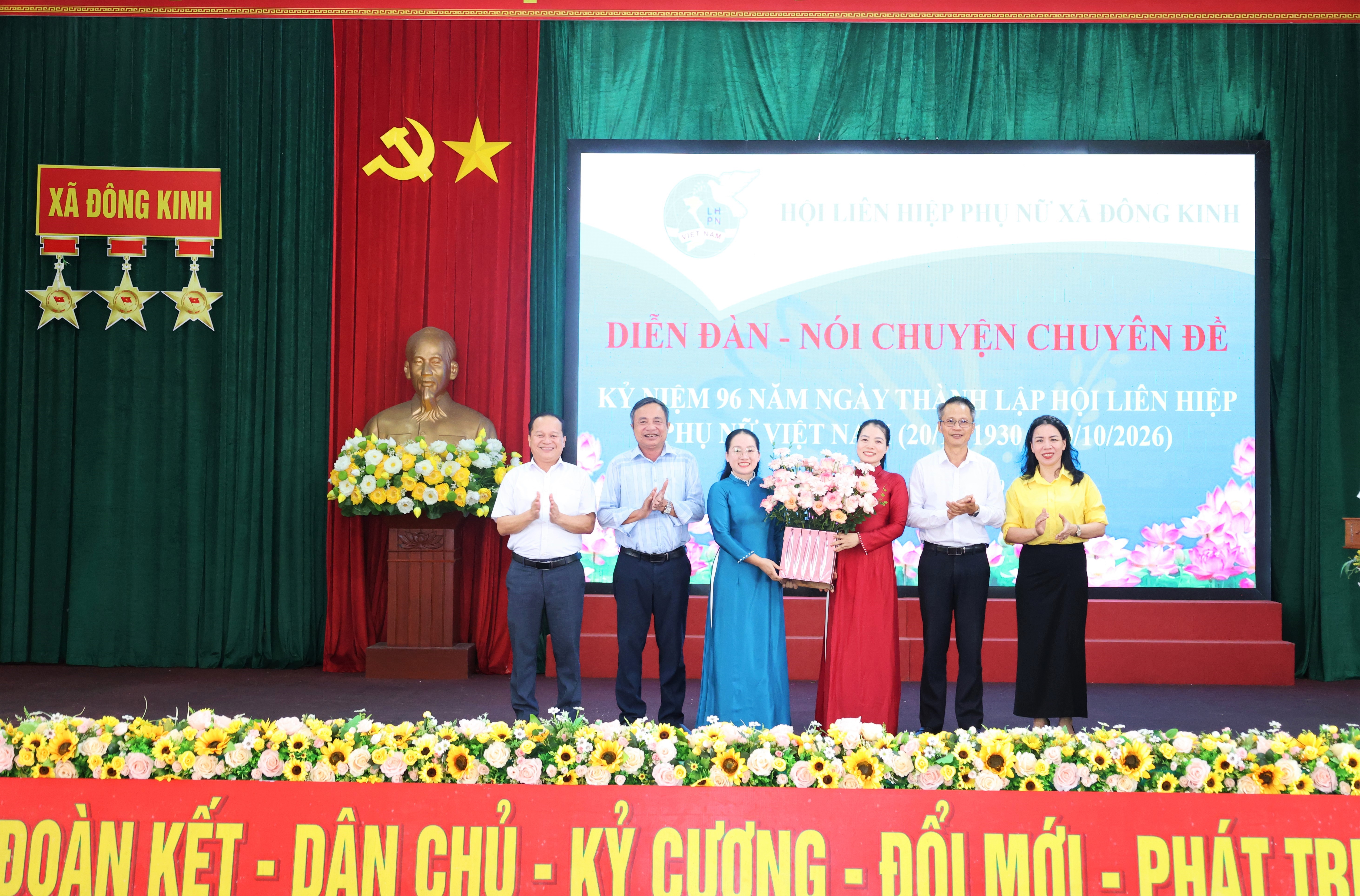 Phụ nữ Đông Kinh thấm sâu chuyên đề “Phụ nữ Việt Nam thời đại mới - xây dựng gia đình hạnh phúc”