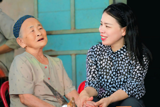 Thắp nén hương tri ân, thành kính tưởng nhớ các AHSL 