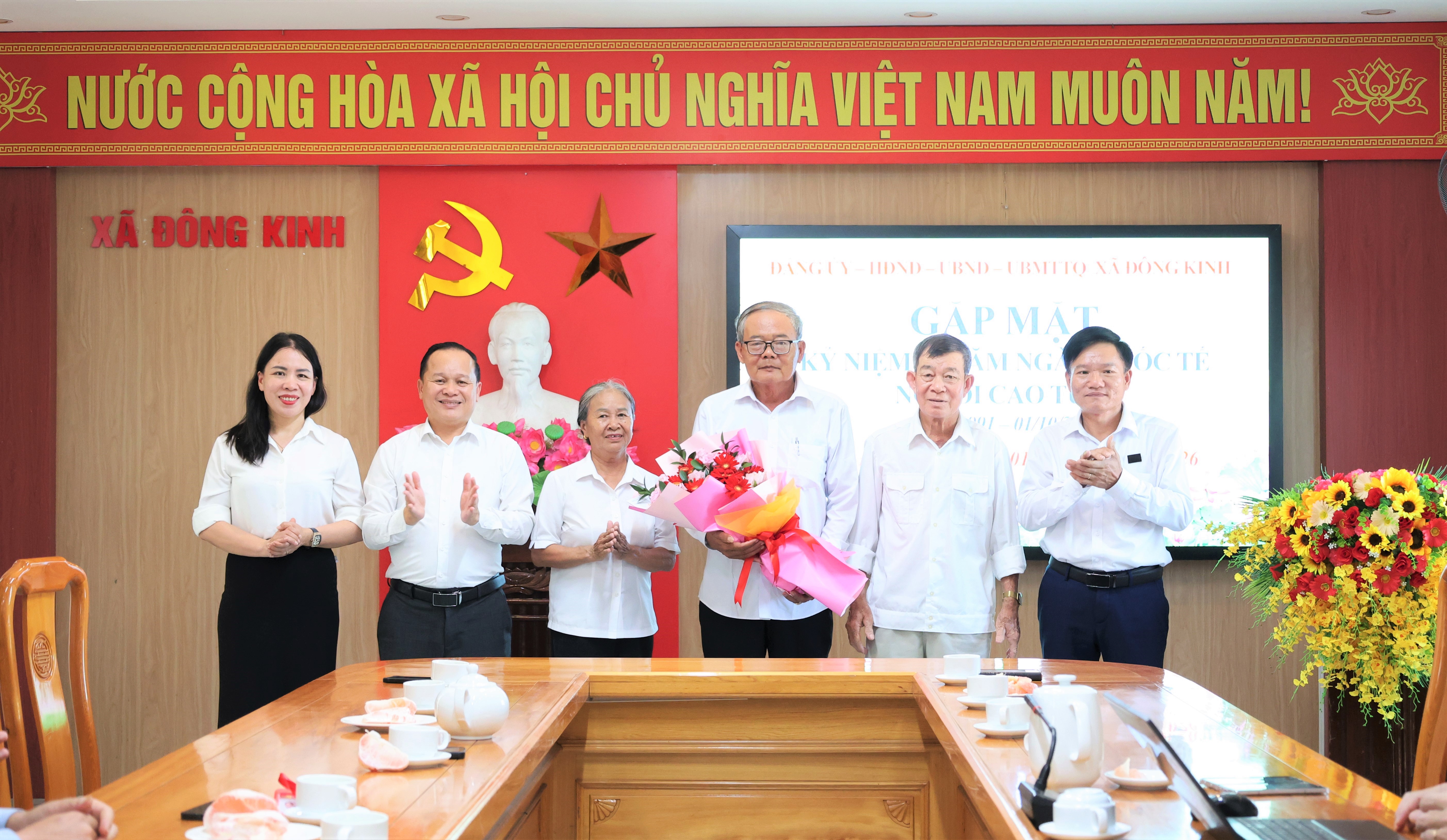 Chúc mừng Hội Người cao tuổi xã Đông Kinh 