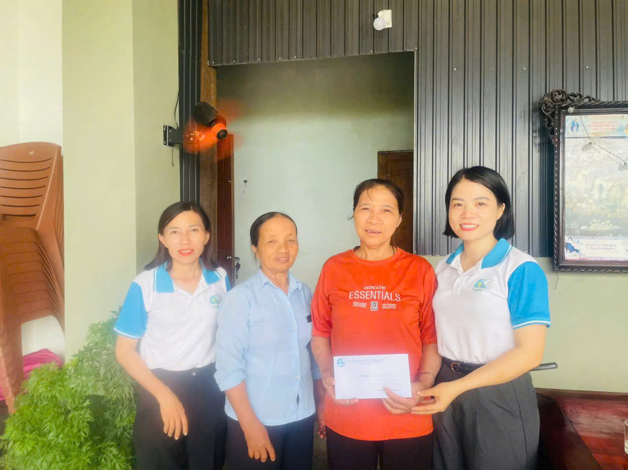 HƯỞNG ỨNG “THÁNG TRI ÂN” – HỘI PHỤ NỮ XÃ ĐÔNG KINH LAN TỎA YÊU THƯƠNG, GẮN KẾT NGHĨA TÌNH 